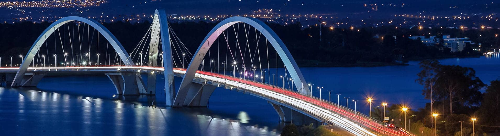 JK bridge in Brasilia at night_L_2104