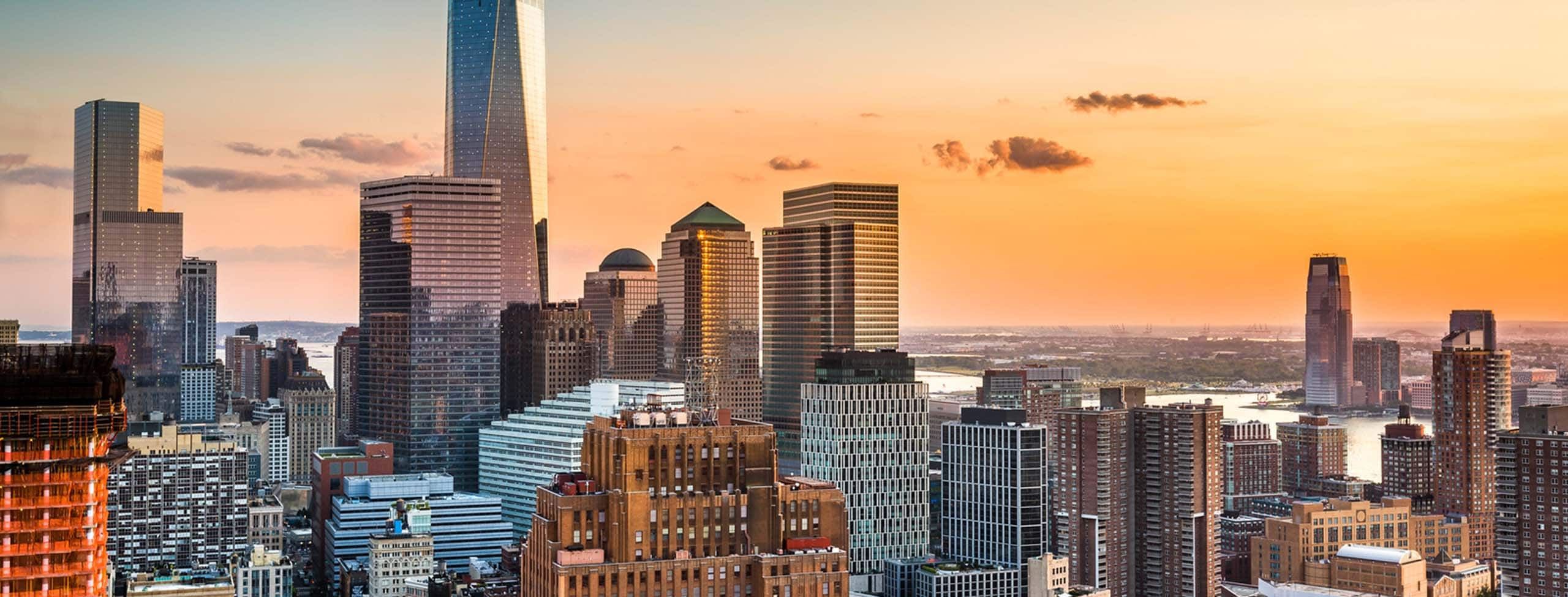 Lower Manhattan skyline at sunset_L_2108-X3