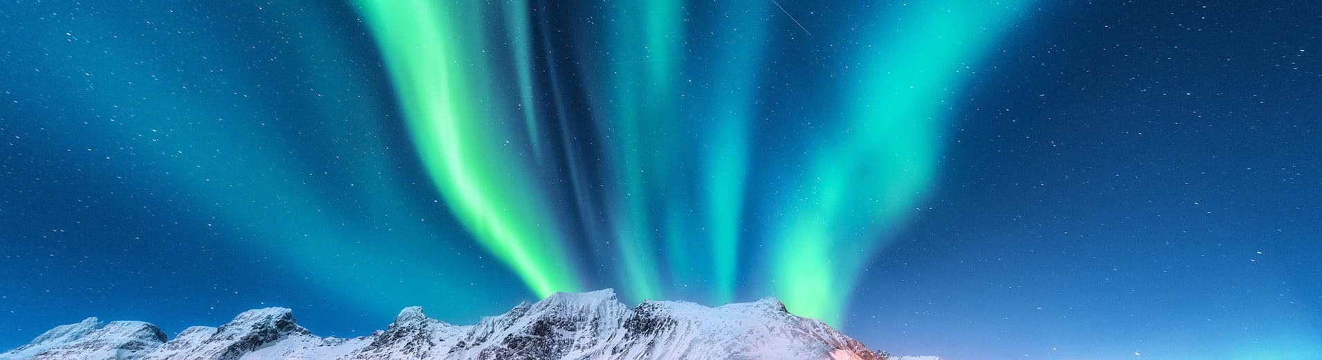 Northern_Lights_Mountains_S_0404